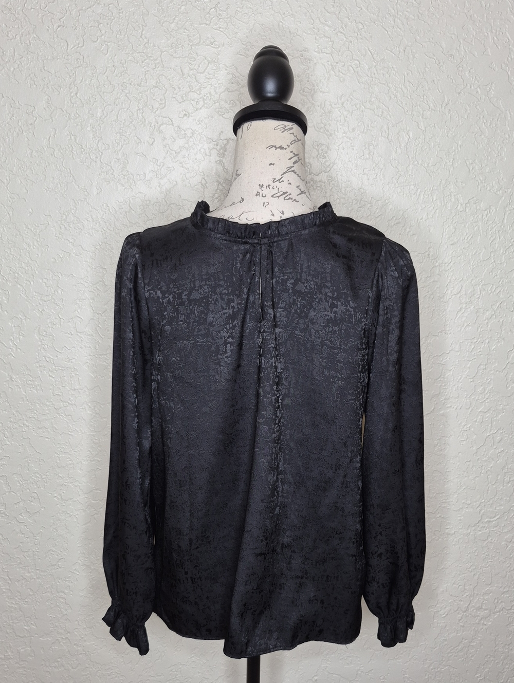 Black Crinkle Print Long Sleeve Top - Picture 3 of 8
